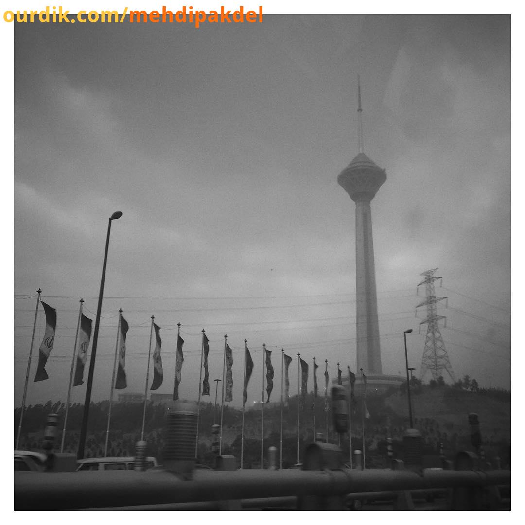 دیگه عادت کردیم این خیلى بده که به مرگ عادت کنیم دیروز هم یکى از بازیگران قدیمى خوب کشورمون در