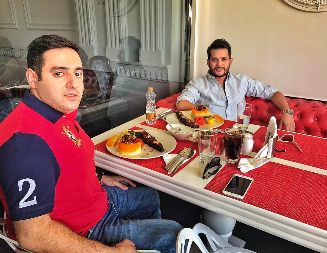 رفیق بعد از سال به وطن خوش آمدى siavashkheirabi iranianactor iranianartist bestfriend