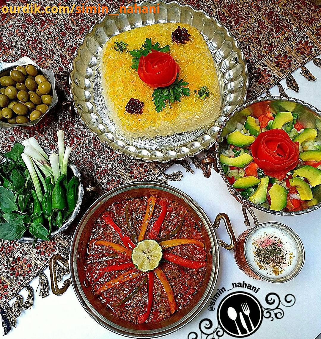 به تصورات تحلیل های دیگران اهمیت ندهید دست هایتان را باز کنید بلند بگویید: تو را دوست دارم حالتا