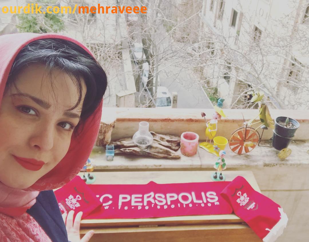 ...کل کل آزاده، فقط حواستون باشه که اینجا خانواده نشسته من در دوران نوجوانی به شدت فوتبال دوست بودم