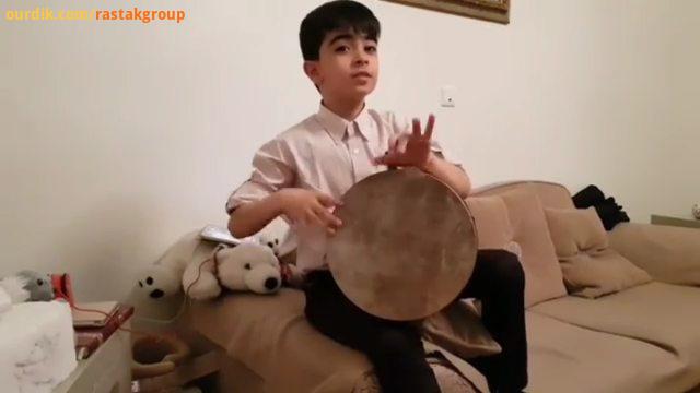 آراد خداداد هنرجوی ساله خوش ذوق با استعداد امید مصطفوی عزیز در آموزشگاه موسیقی رستاک که از بدو تول
