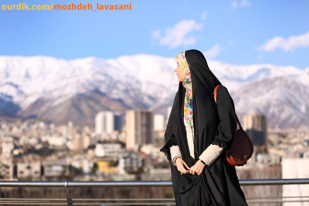 .پای این شهر که نگاهش سنگین است پای آدم ها که دستانشان در باد گم می شود...پای خاطراتم که دلتنگم می