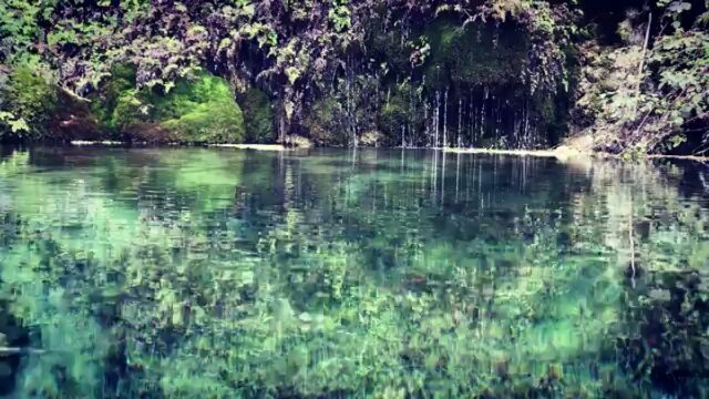 شمال بهشت ایران آکواریوم طبیعی..نظرتون چیه کی باورش میشه تو جاده چالوس همچین جایی نزدیک جاده باشه بی