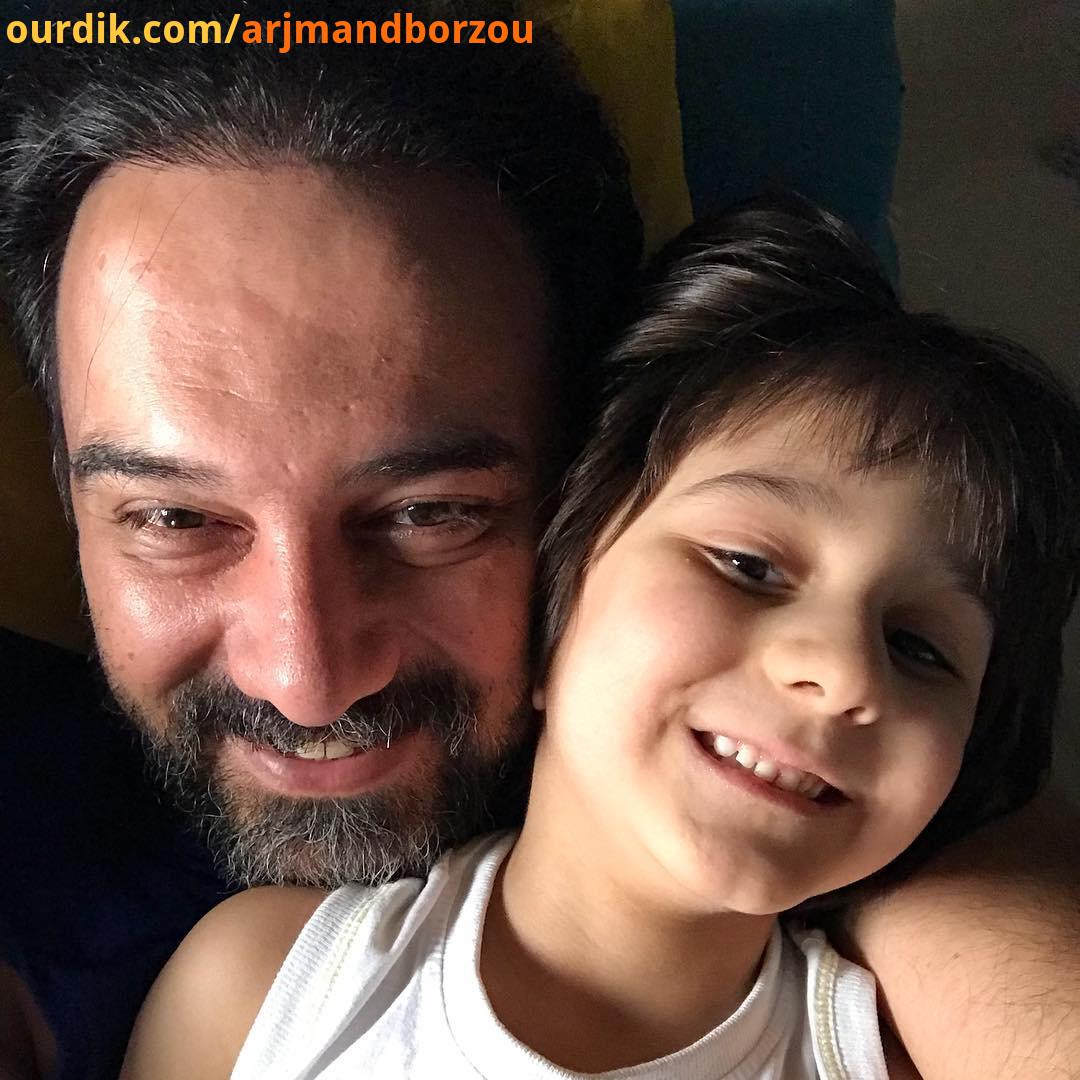 من تا حالا عکس یهویی نذاشته بودم پس همین الان یهویی جانیار ارجمند برزو ارجمند