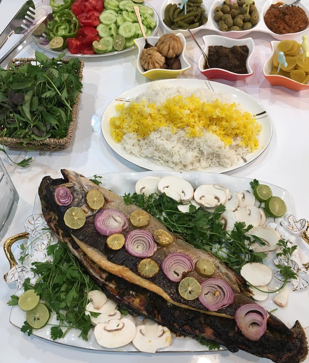 .ماهی شکم پر به سبک جنوبی یکی از غذاهای مورد علاقه خودم هستش که دوست دارم هفته ای یک بار درست کنم...