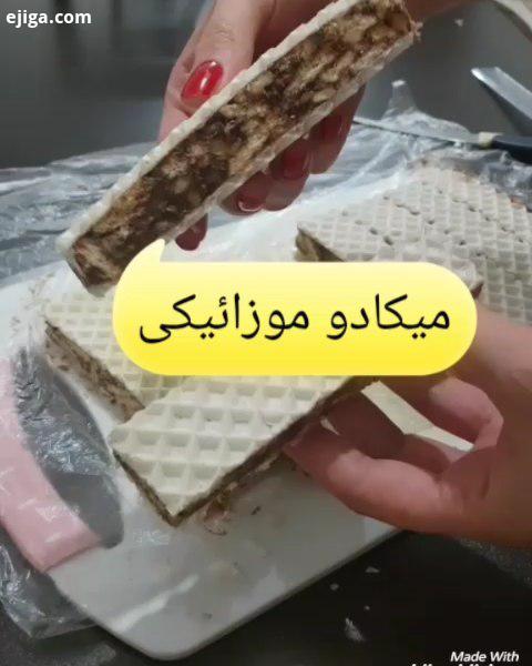 از غصه ها دست بکش کمی لبخند به لب هایت بزن پاهایت را بردار راه بیفت زندگی پر از زیبایی های بی انته