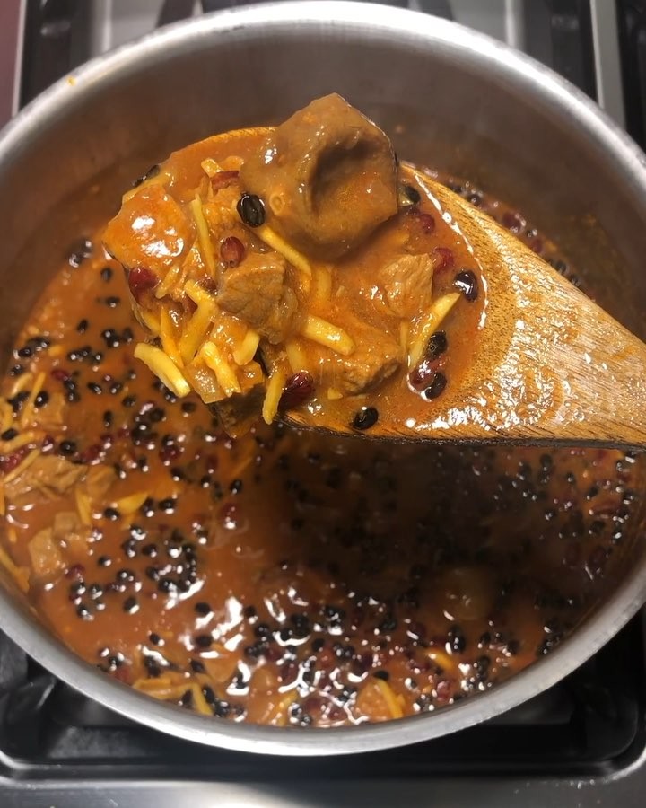 خورشت خلال این خورشت سنتی رو تقدیم میکنم به همه طرفدارهاش مقادیر برای نفر: پیاز : عدد مغز ران گوساله