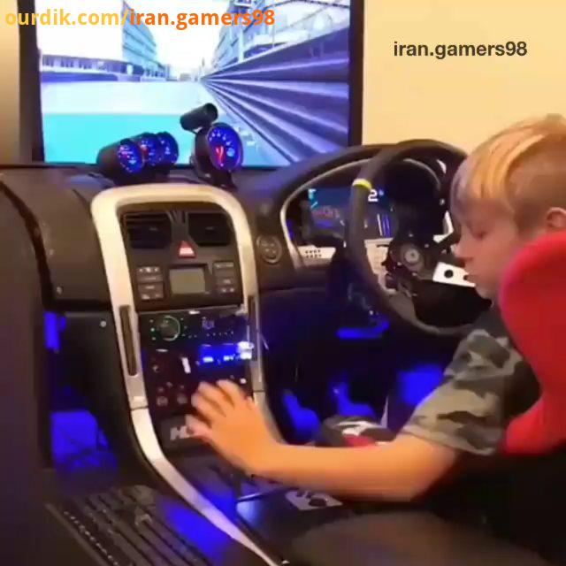 خداشاهده همسن این بودم با در قابلمه تو خیالم رانندگی میکردم پیج گیمر های ایران game fun gamer gamers