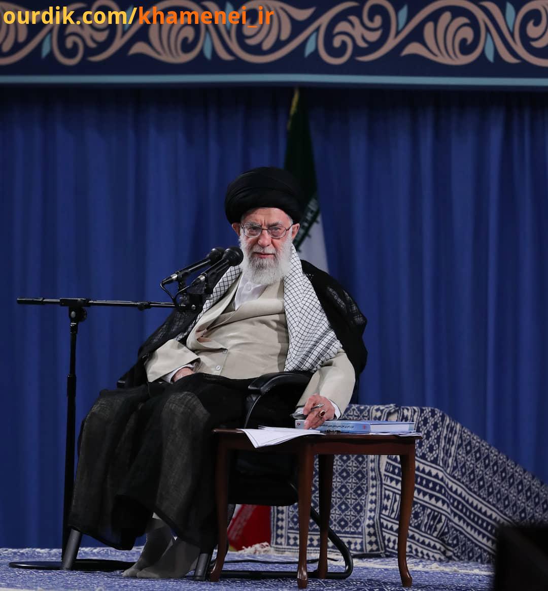 دیدار اساتید ما در علوم پایه باید سرمایه گذاری مستمر بکنیم حرکتمان حرکت پیش دستانه باشد یعنی سعی