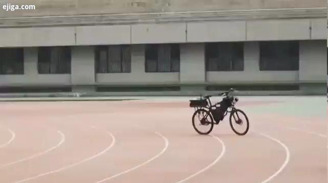 .این دوچرخه می تواند به طور خودکار بدون هیچ سوار راننده ای حرکت کند گروهی از مهندسان دانشگاه Tsi
