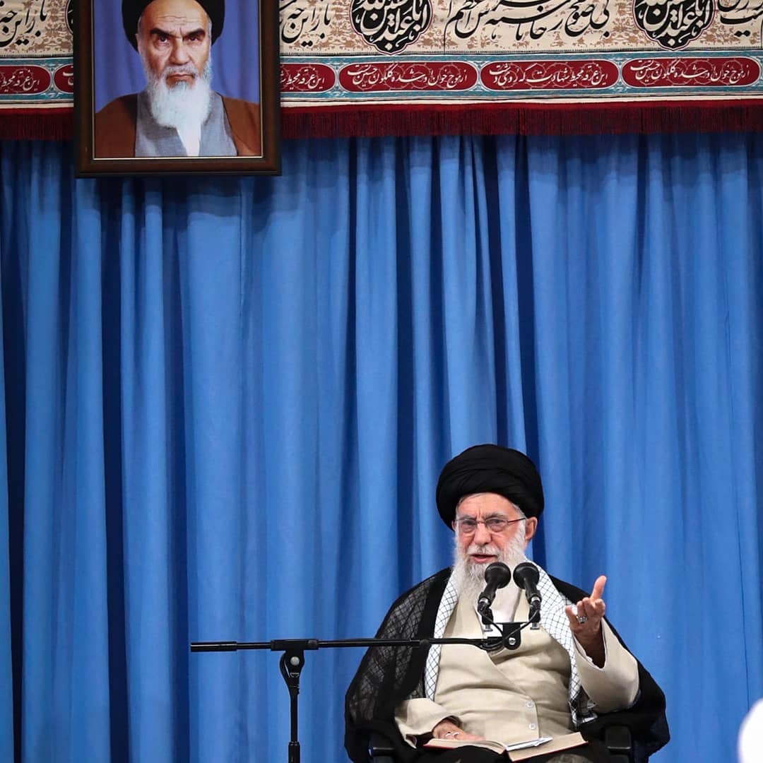 مذاکره با آمریکا فشار حداکثری اگر بخواهیم سخن را در دو جمله خلاصه کنیم، یک جمله این است که: مذاکره