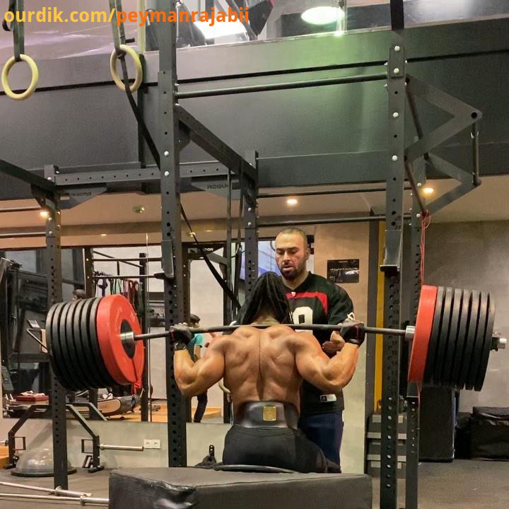 یکى زدوم ماکسیموم قدرت ٣٥٠ کیلو گرم براى یه پرش خوب squat peymanrajabi 350kg power speed نمیدونم چقد