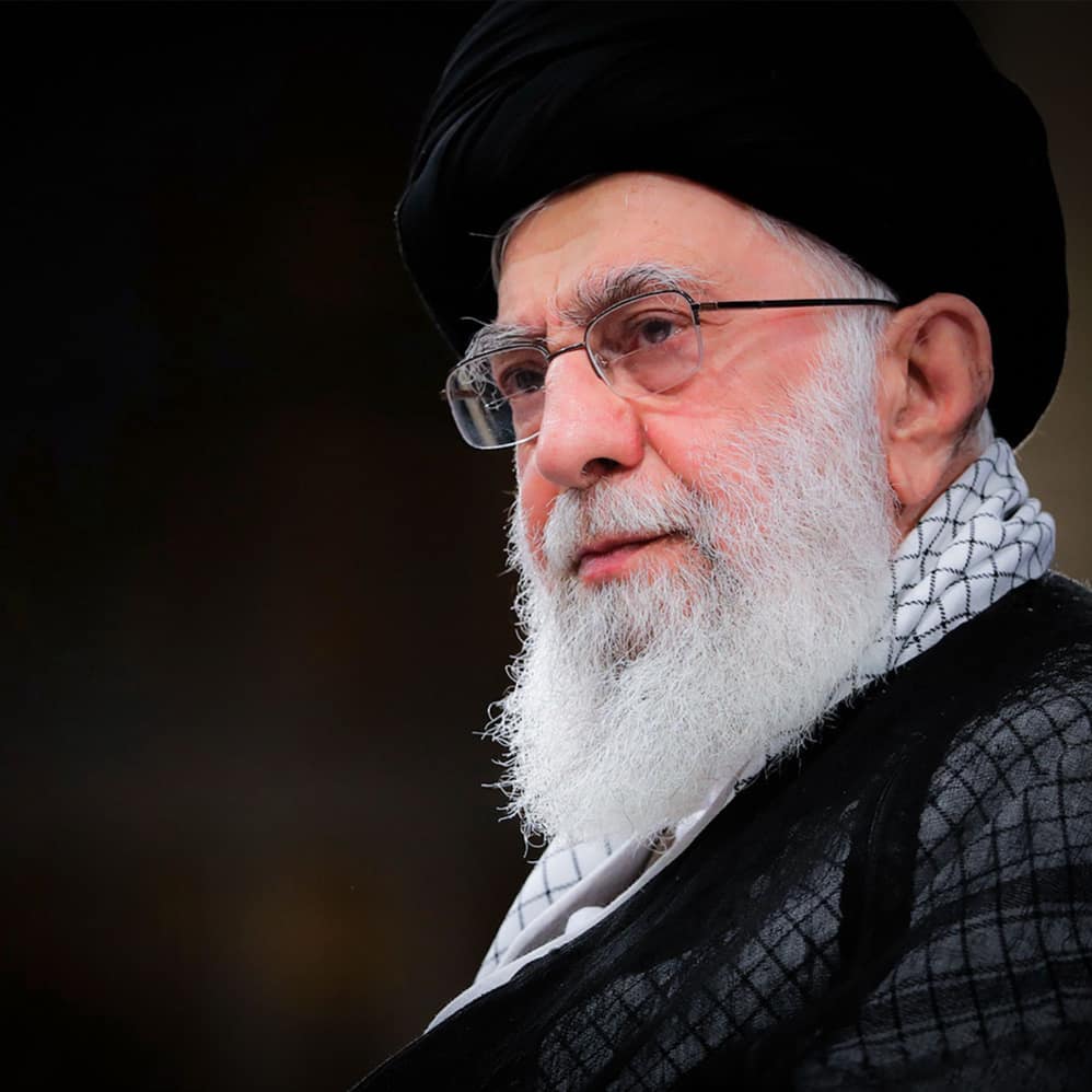 کاری کنید تا اهل علم دنیا ناچار شوند زبان فارسی یاد بگیرند من چند سال پیش گفتم که باید پیشرفت ما جور