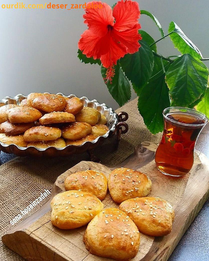 پس از خنک شدن آن ها را در ظرف سرو بچینید نوش جان نان چایی کیک کلوچه نان محلی دسر ژله سالاد َشربت