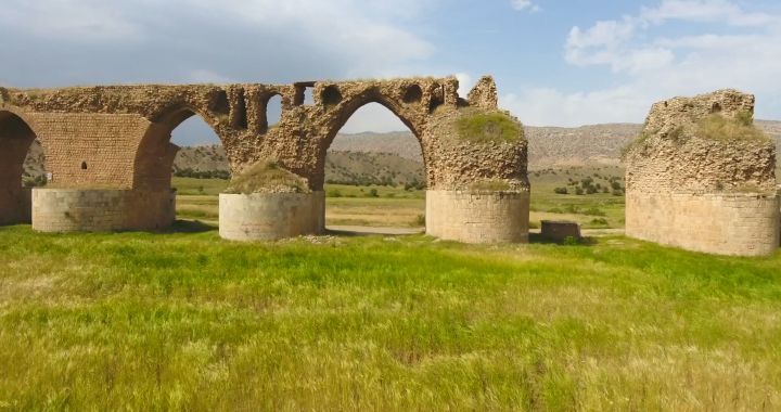 پل کشکان در شهرستان چگنی بر روی رودخانه ای با همین نام یعنی رود کشکان ساخته شده است کاربرد این پل