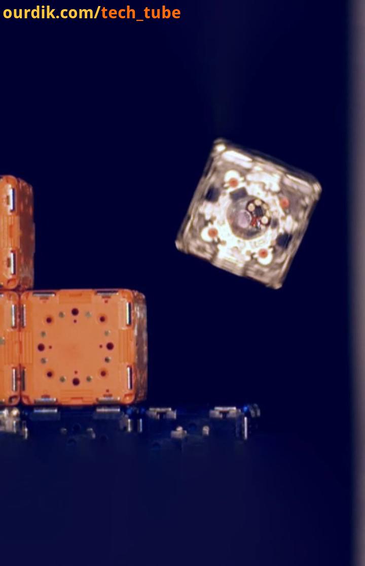 ربات های مکعبی شکل محققان MIT که به صورت ازادانه میتونن بپرن حرکت کنن، با اهنربایی که روی سطوحشون