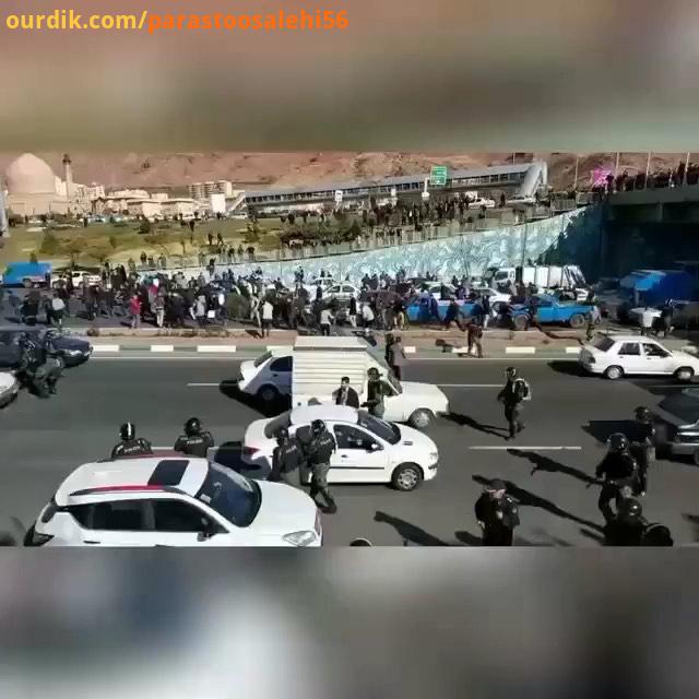 من که یک سالم بود زمان انقلاب، ولی بعدها شنیدم که نخست وزیر وقت ِ سالِ پنجاه هفت ارتشبد ازهاری گفت