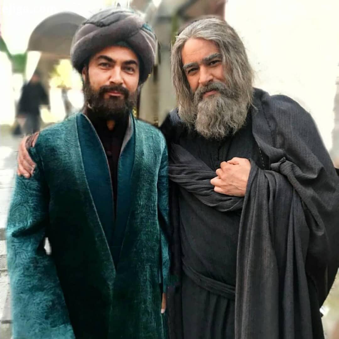 نظرتون در مورد این عکس چیه شهاب حسینی پارسا پیروزفر با گریم مولانا شمس تبریزی در پشت صحنه فیلم