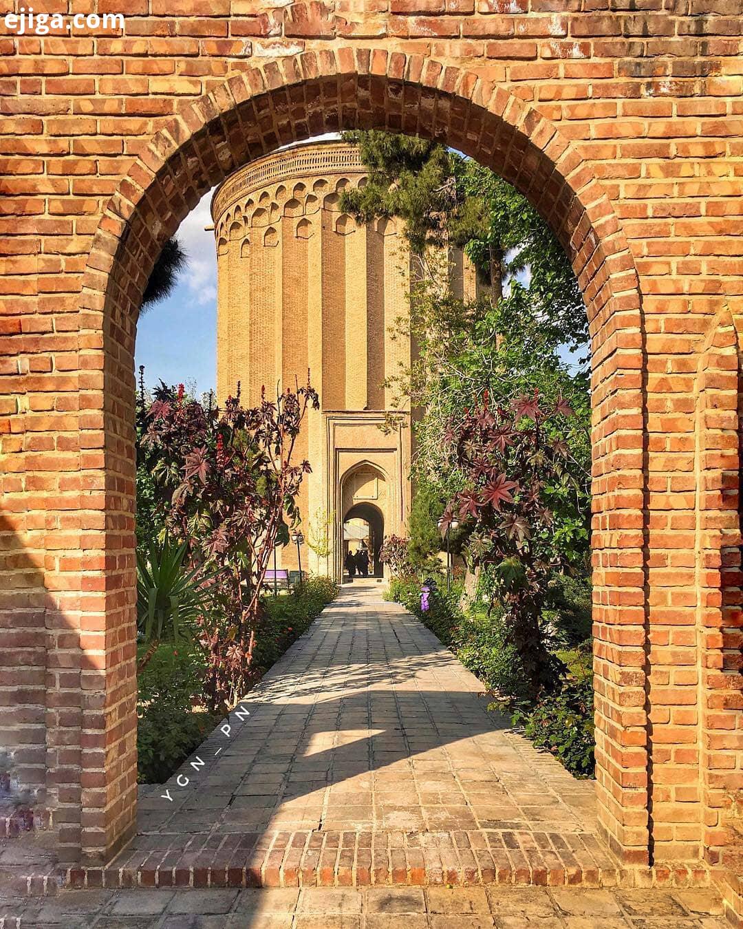 برج طغرل شهر ری بریم سفر تهران برج طغرل یکی از زیباترین آثار تاریخی با پیشینه ای برابر با قرن است که