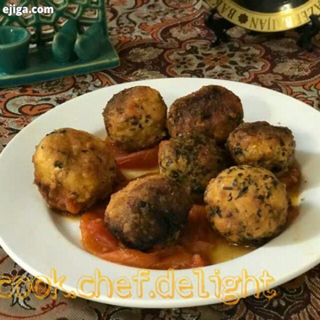 مواد لازم در ویدی مشخص می باشد طرز تهیه: بعد از اینکه سینه مرغ را با یک پباز متوسط چرخ کردیم بهمراه