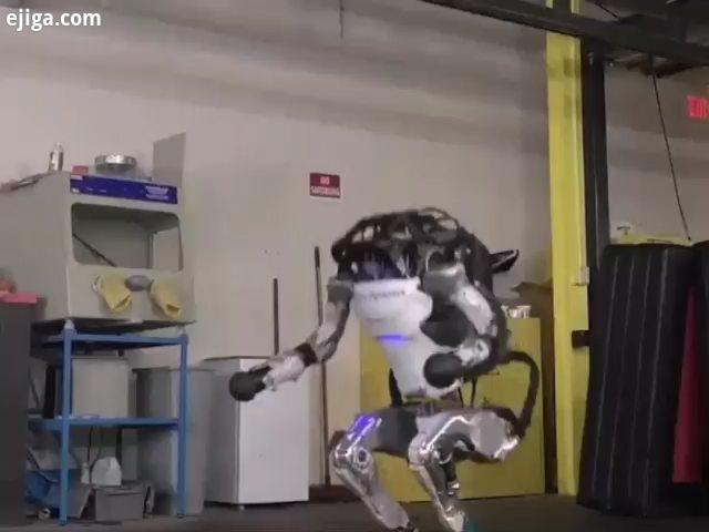 .اطلس ربات پارکورکار بوستون داینامیکس این ربات در به روزرسانی جدیدش تعادل بهتری هنگام پرش روی اجسام