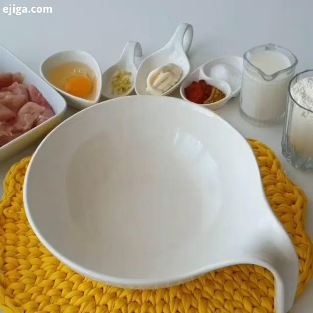 مرغ ترد 500 گرم مرغ نباید خیلی نازک یا خیلی ضخیم خرد شود فنجان شیر فنجان آرد حبه سیر قاشق غذ