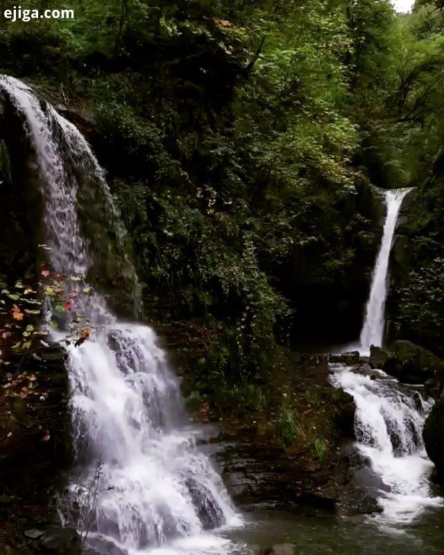 .آبشار زیبای زمرد آبشار زمرد واقع در شهر حویق استان گیلان یکی از زیباترین آبشار های ایران است که طبی