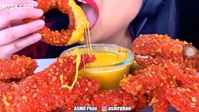 پیاز سوخاری با سس پنیر...Cr : asmr mukbang eatingshow food foodie yummy اسمر موکبانگ غذا فودی خوشمزه