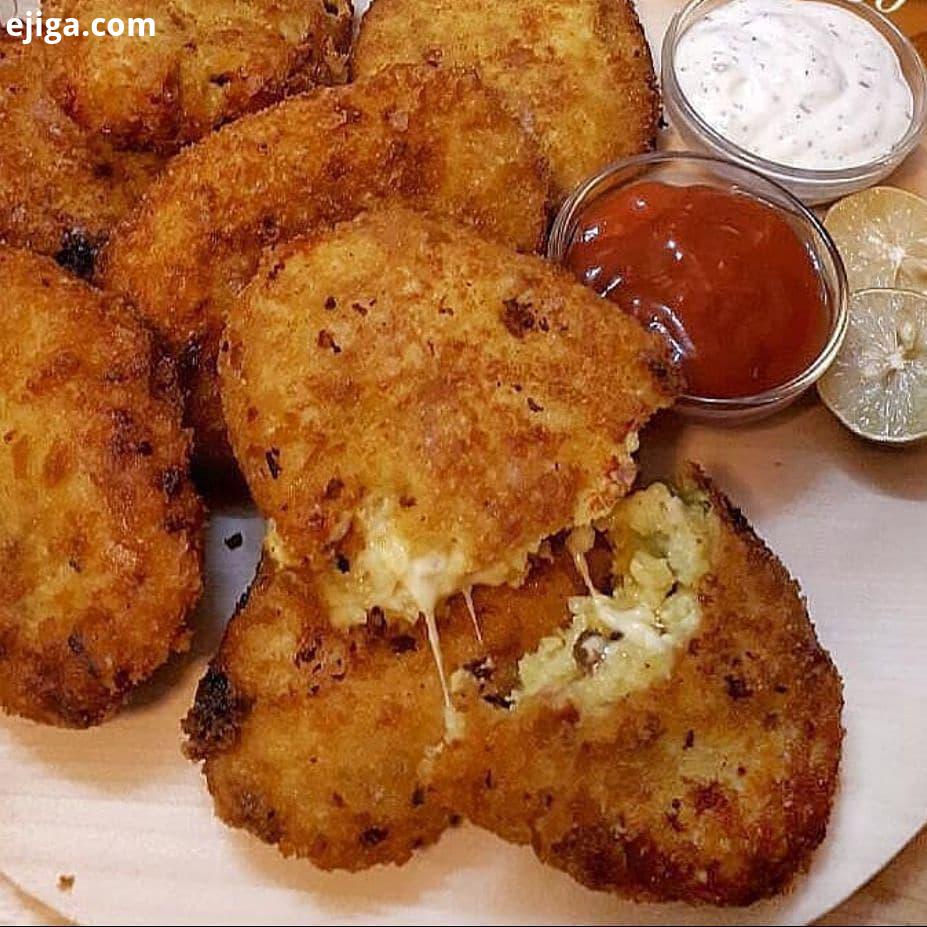 کتلت برنجی پیمانه برنج رو بعد تو آرد سوخاری مزه دار شده غلطوندم 1ساعت تو یخچال بعد تو روغن داغ سرخ