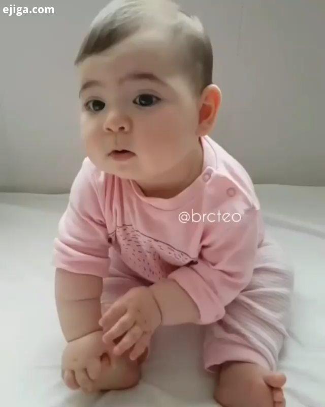 برین کنار یک عدد باقلوا آوردم براتون...baby nini babyfever نینی babies