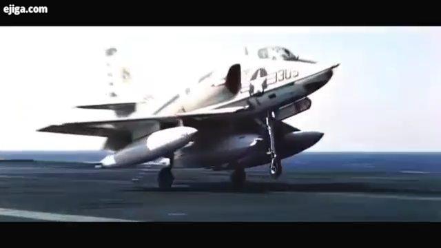 .ویدئویی مربوط به لندینگ جنگنده های Skyhawk Crusader مربوط به دهه ۵۰ ۶۰ میلادی نیروی