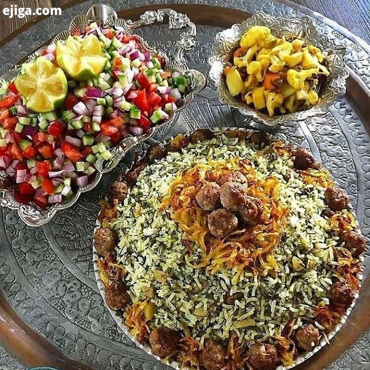 :...کلم پلو دستور تهیه: من سه پیمانه برنج خیس کردم رفتم سراغ درست کردن کلم مخلفات، یک کلم پو