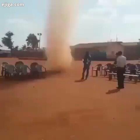 قدرت گردباد کوچک رو ببینید که چجور کاسه کوزه عده ای رو در خارطوم سودان به هم زد Dust devil It occ