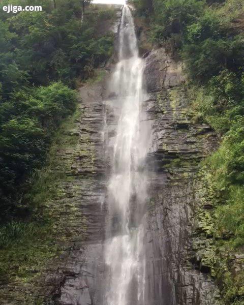آبشار لوشکی: در ۵کیلومتری روستای درزکری در دل جنگل جریان دارد از قله سنگر با ۲۱۲۰متر ارتفاع در رشت