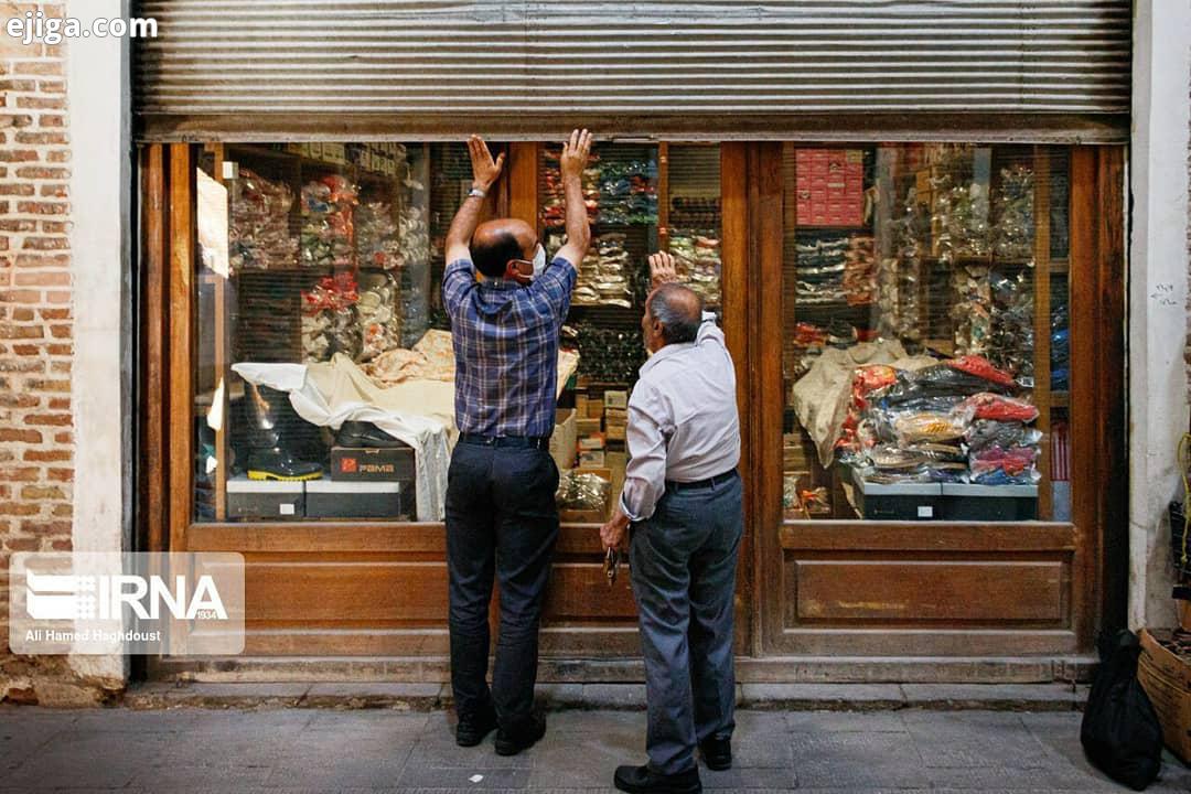 با طلوع آفتاب صبحگاهی کار، تلاش تکاپو در بازار تبریز آغاز می شود مغازه داران در قسمت های مختلف باز