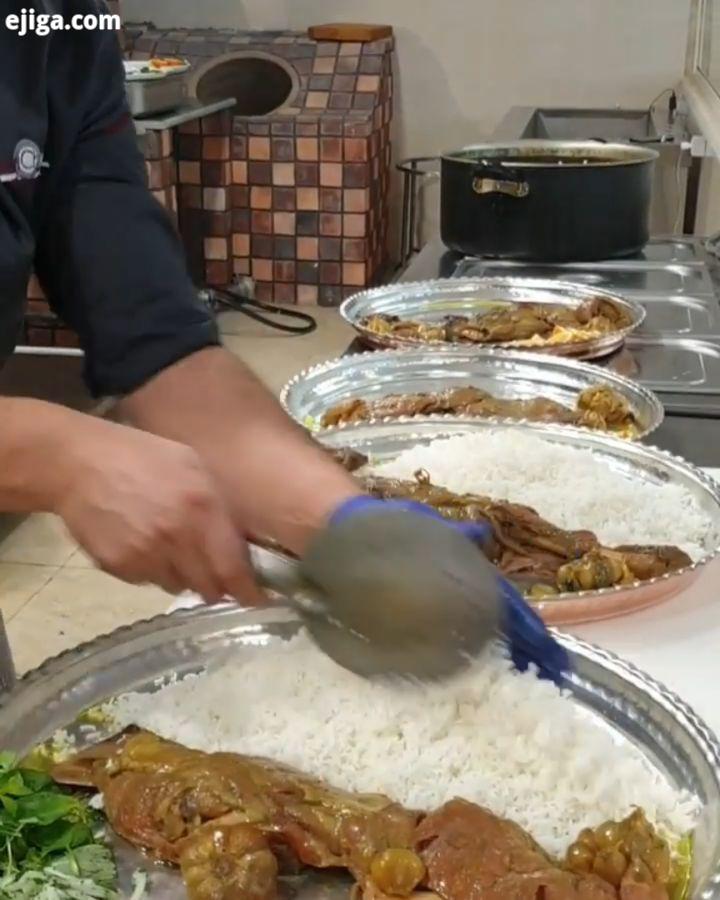 اینجا رستوران آریامن هست اولین رستوران درجهانشهر بامنوی متفاوت ایرانی سنتی غذاهای گیلانی کبابهای خاص