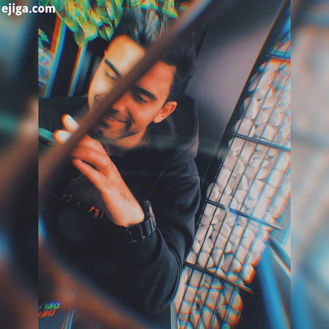 ? بخند که با اندوه تو جهان دگرگون نمیشود...mohamadsadeghi official mohamad محمد صادقی آبتین آبتین کو
