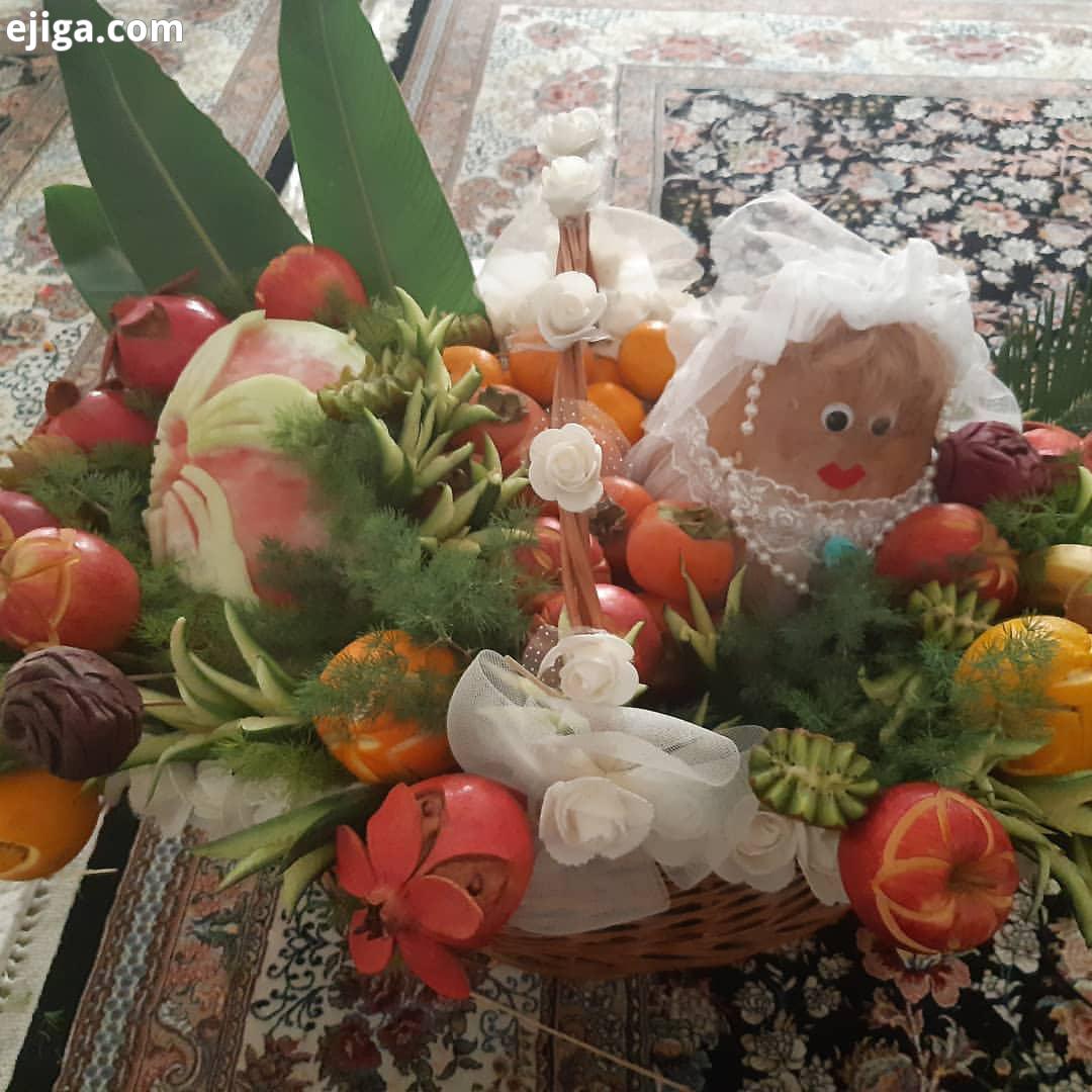 میوه آرایی یلدایی عروس برای یکی از دوستانم تمام کارها بدون هیچ ابزاری وبدون هیچ آموزشی انجام شده برا