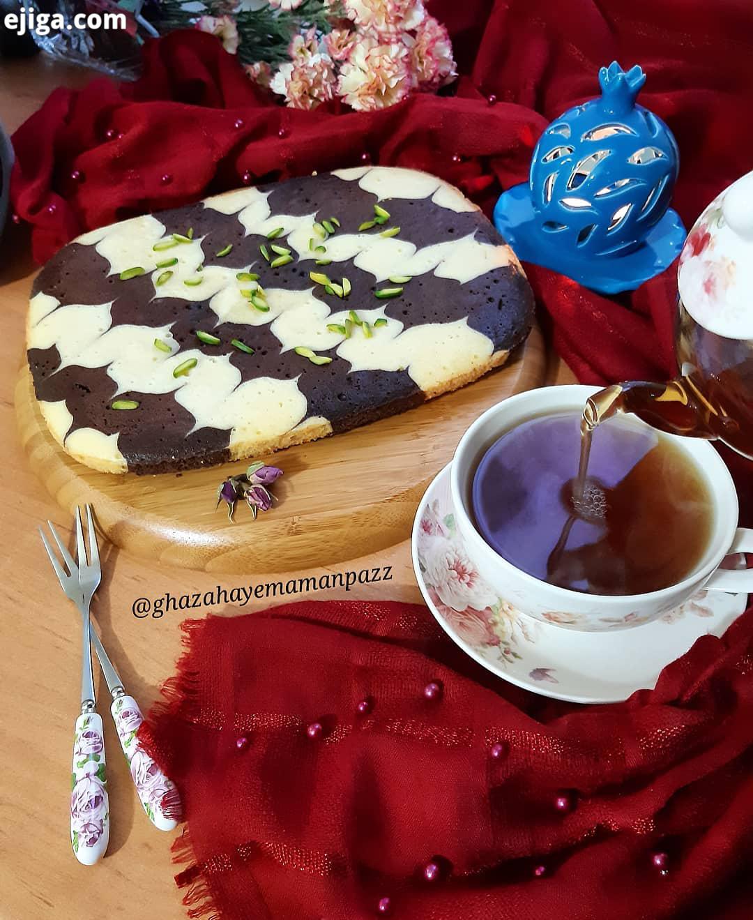 .کیک زبرا بدون فر کیک زبرا تابه ای سه تا تخم مرغ رو با یک لیوان شکر یک چهارم وانیل با همزن زدم