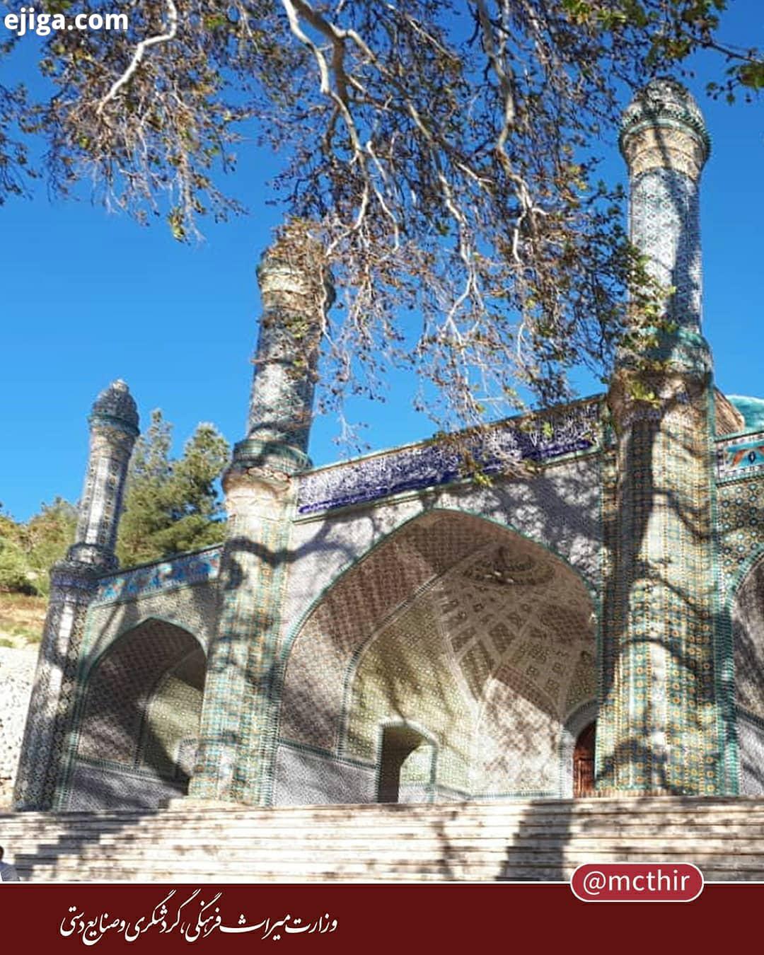 بنای آرامگاه بش قارداش از آثار برجستۀ دورۀ قاجاری در شهرستان بجنورد است که طرح کلی پلان آن از یک گنب