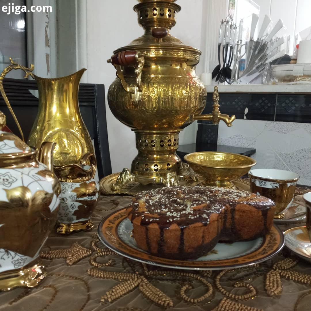 کیک سیب سیب...۳عدد آردسفید...۲پیمانه تخم مرغ...۳عدد شکر...۱پیمانه روغن مایع...نصف پیمانه ماست...نصف