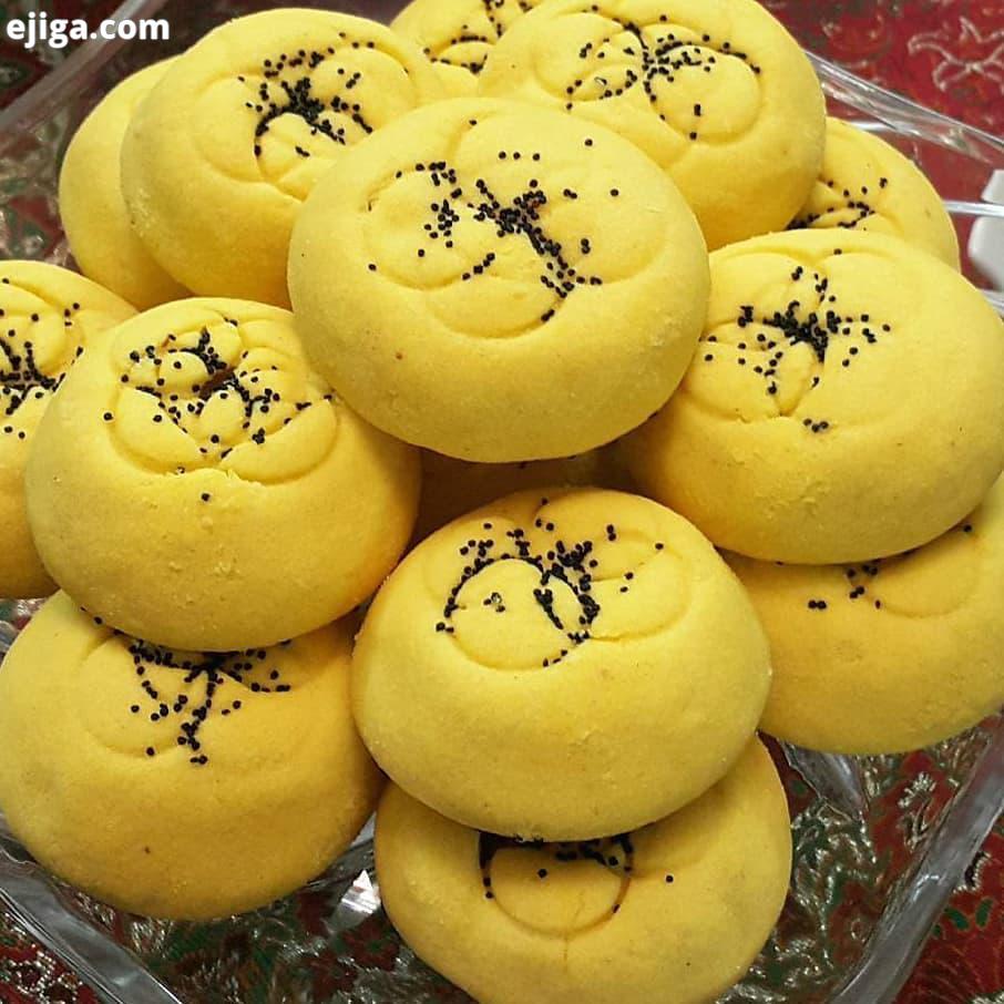 شیرینی میان پر گیلانی مواد لازم: آرد برنج 400 گرم آرد معمولی 100 گرم روغن قنادی نرم 250 گرم پودر شکر