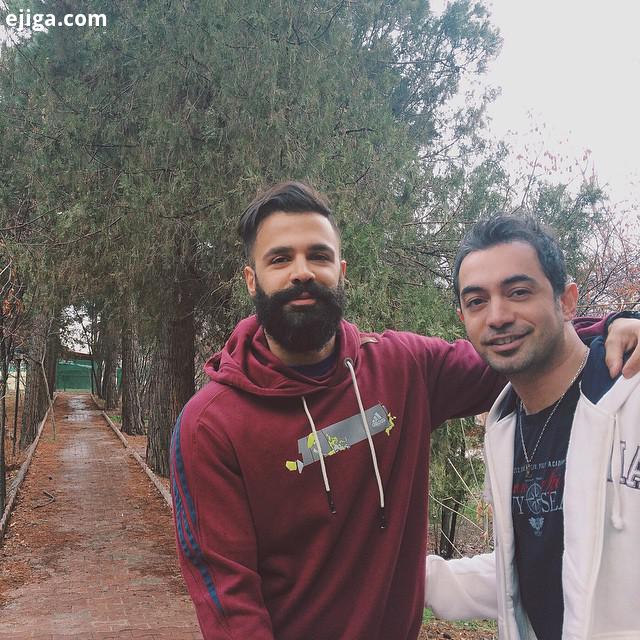 یه روز قشنگِ بارونى باید از امیر عزیز براى ترانه هاى زیبایى که روى ملودى دو آهنگ آخرم نوشت تشکر کنم.