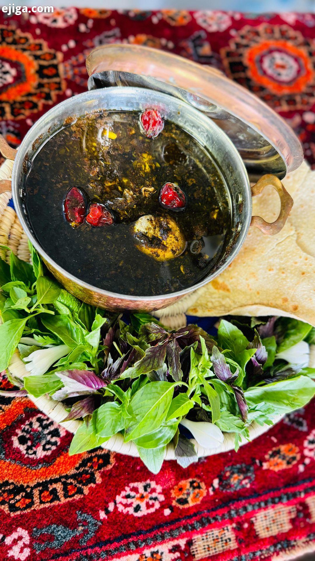 روز چهاردهم چالش چالش سی روزه غذاهای جنوبی وداغک یا اشکنه یا قلیه تخم مرغ مواد لازم: پیاز یک عدد سیر