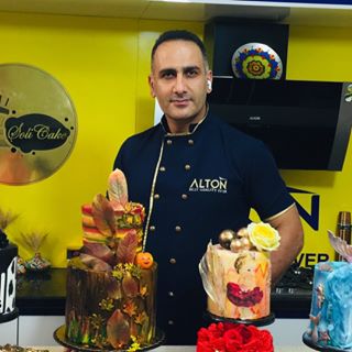 علی سلیمانی مربی کیک و شیرینی